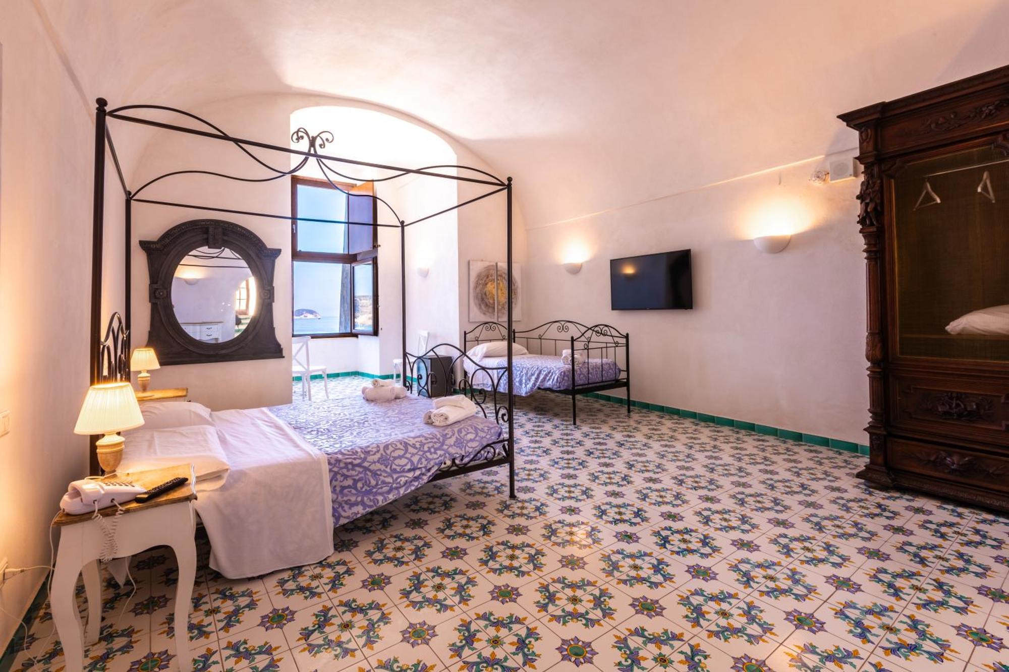 Hotel Torre Dei Borboni Ponza Dış mekan fotoğraf
